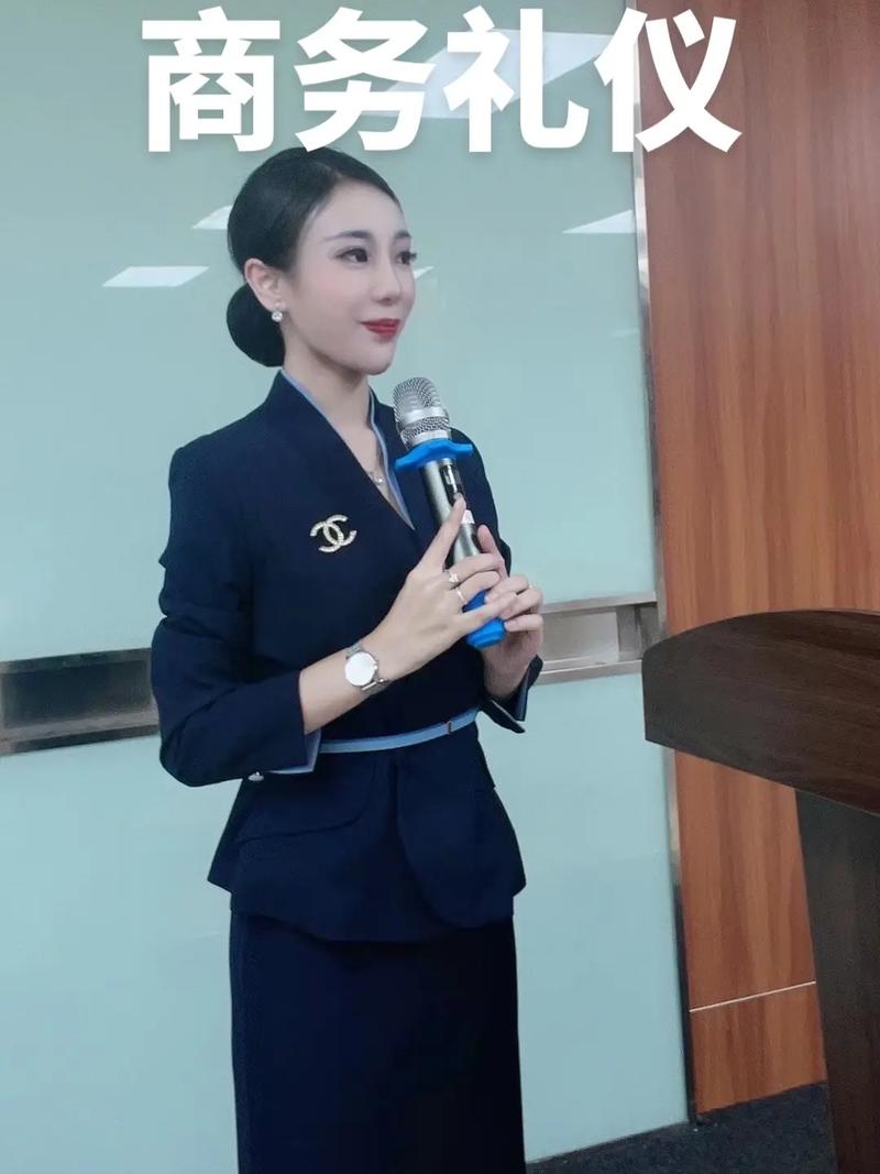 從產(chǎn)品到服務(wù)，從服務(wù)到體驗(yàn) 保險(xiǎn)行業(yè)商務(wù)禮儀與會展服務(wù)的新融合